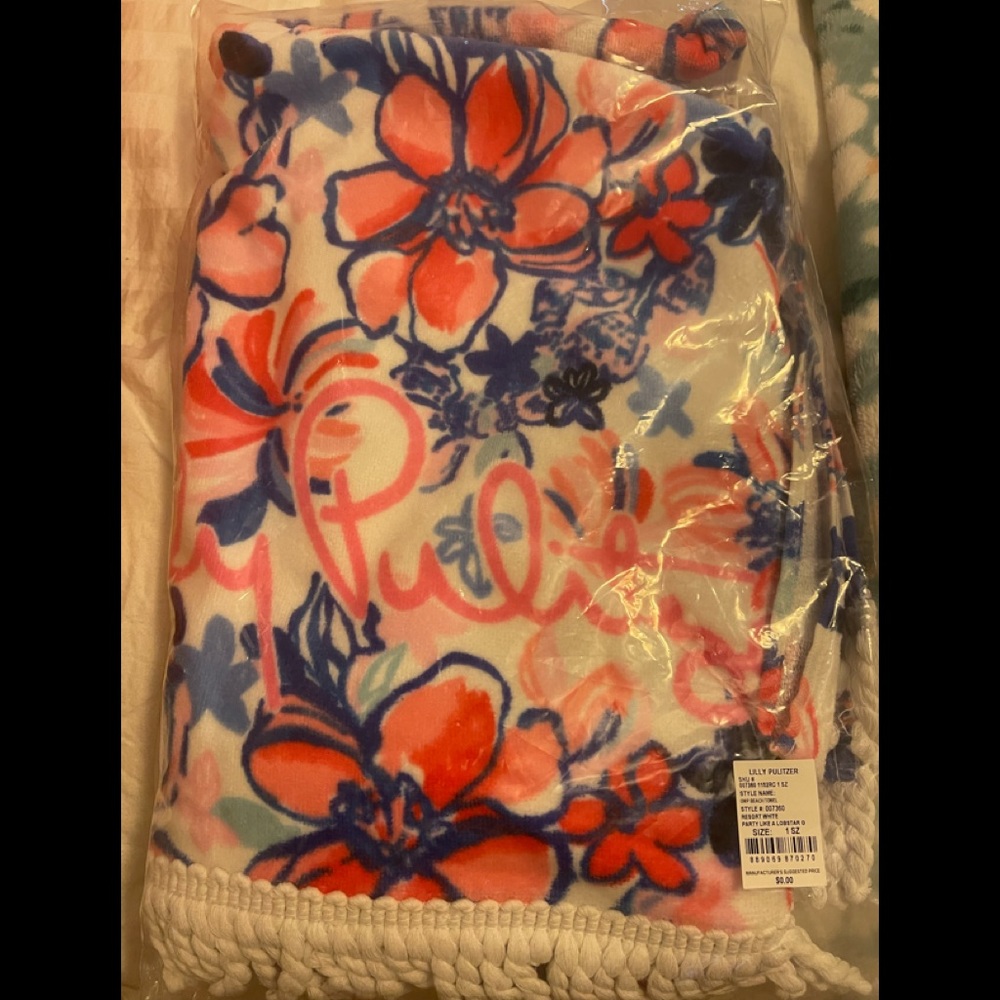Lilly Pulitzer New Towel in resort white party like a lobstar